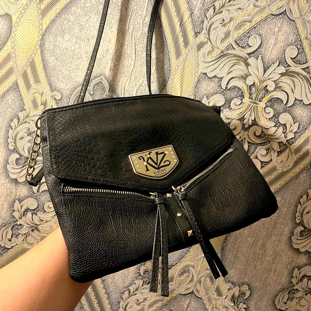 Kathy van zeeland leather purse  with partcial chain strap